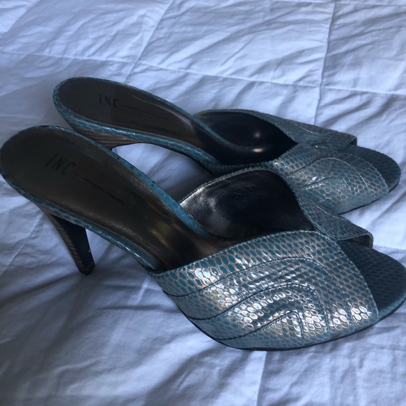 Shoes - Picture 3 of 3